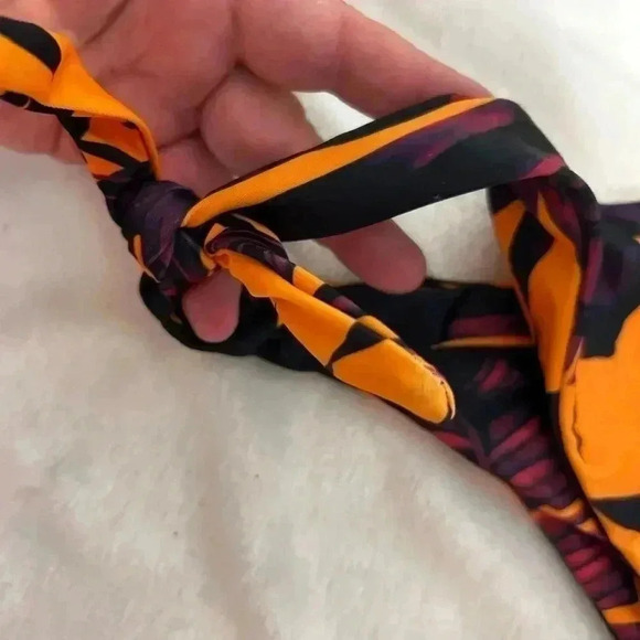 Junior‎ size small bikini. New - Picture 9 of 10